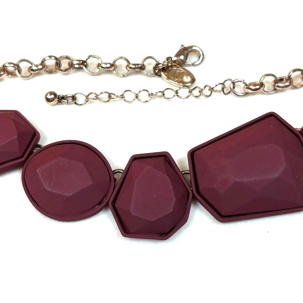 CHARMING CHARLIE Necklace Gold Tone 18" Burgundy Matte Resin Statement Bib - Picture 6 of 6